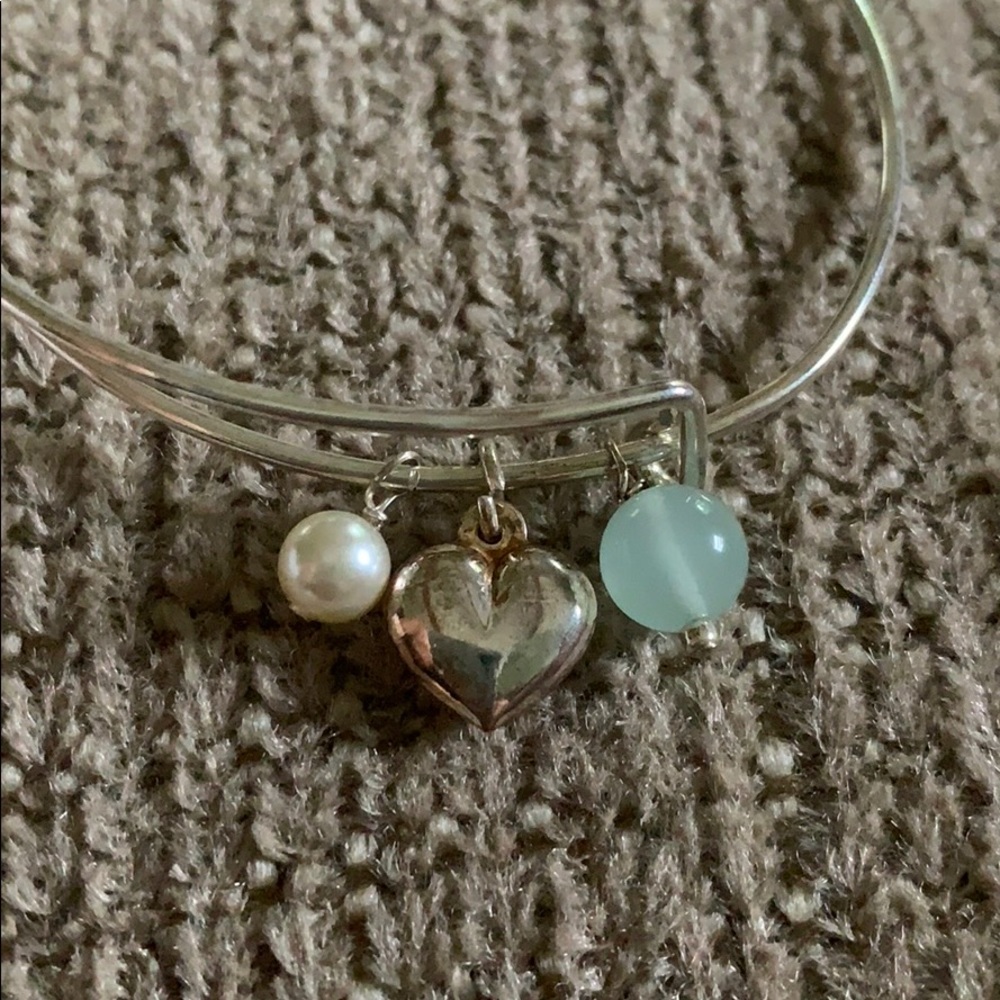 Bracelet With Pearl, Heart & Light Blue Stone - Picture 2 of 3